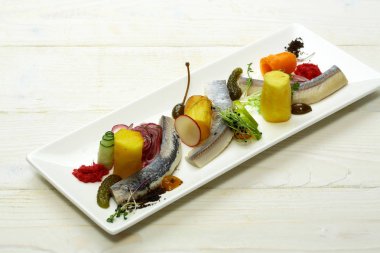 Lezzetli salamura ringa snack