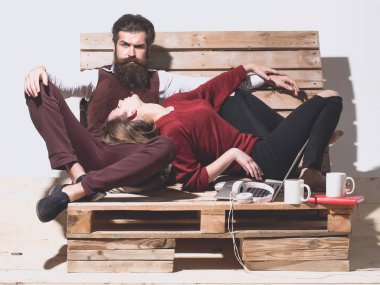 Genç çift birlikte vakit