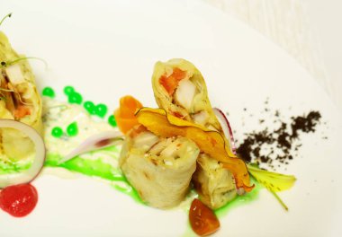 Lapa lapa balık pasta parçaları