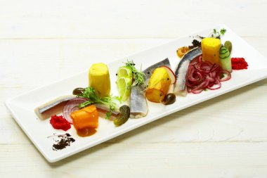 Lezzetli salamura ringa snack