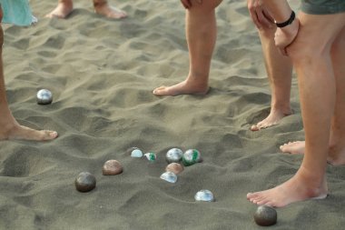 Bacak ve insanlar veya erkekler bocce oyun