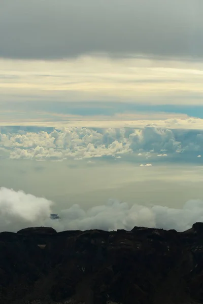 Montagnes volcaniques noires idylliques — Photo