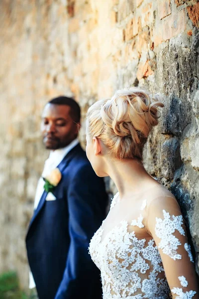 Vousatý muž nebo afroamerické ženich — Stock fotografie