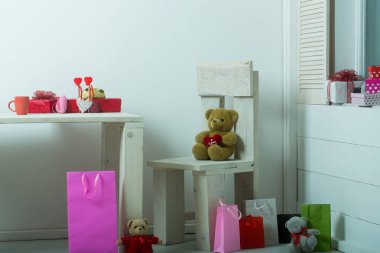 Renkli mevcut kutuları, Çantalar, kalp, Sevgililer günü için oyuncaklar