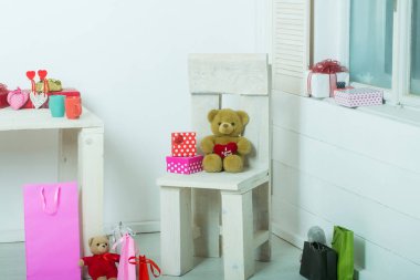 Renkli mevcut kutuları, Çantalar, kalp, Sevgililer günü için oyuncaklar