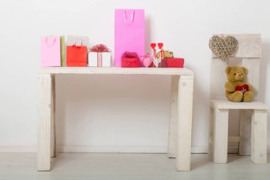 Kutuları, Çantalar, kalp, oyuncak ayı Sevgililer günü için hediye