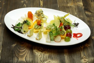 Atıştırma veya peynir tabağı