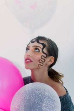 Güzel kız parti balonları