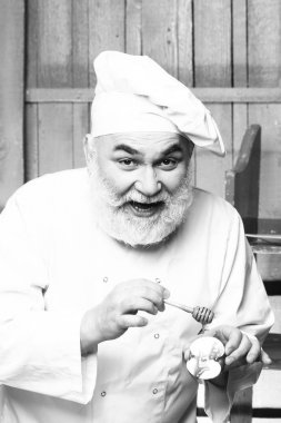 Bal ve elma ile pişirmek