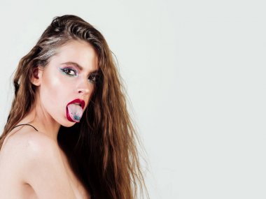 Güzellik ve moda, makyaj ve kozmetik, gençlik ve cinsellik, Kuaför