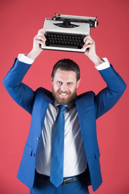 yakışıklı adam daktilo moda iş takım elbise