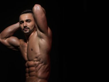 iç çamaşırı pantolon içinde kas vücut ile vücut geliştirmeci