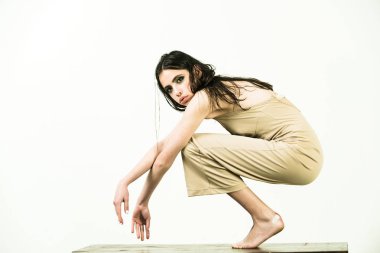 kız moda makyaj ve beyaz uzun saç