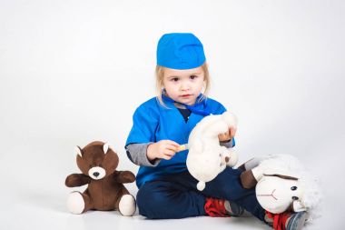 oyuncak hayvan ile tek tip oyun veteriner Doktor çocukta