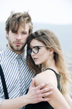 Sakal sarılma seksi kadın adamla