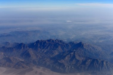 Mavi güzel Dağları Rocky doruklarına manzara