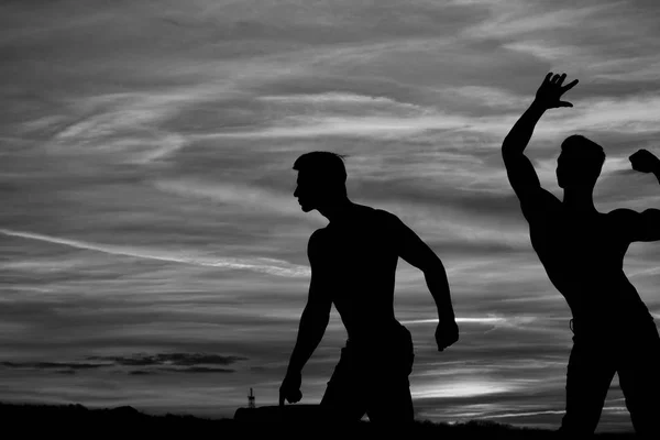 日没の男性のシルエット — ストック写真