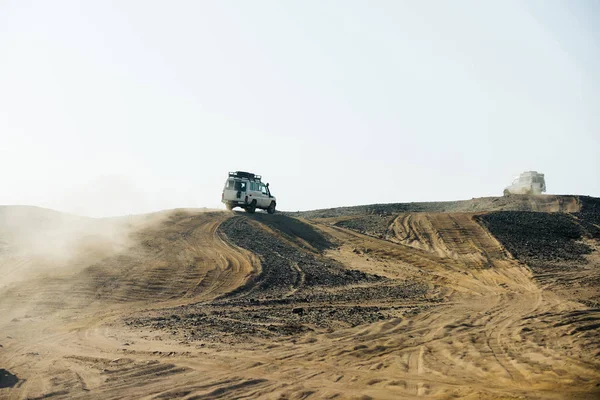 Safari dans le désert en voiture — Photo