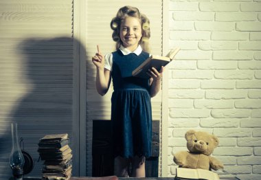 Eğitim ve çocukluk.