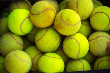 Tenis topu yeşil arka plan rengi