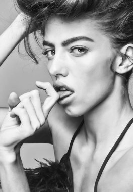 Güzellik veya geçiş yumuşatma ile elbiseli kız