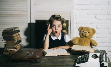 Eğitim ve çocukluk.