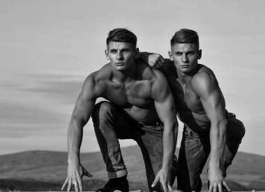 İkiz erkek veya vücut geliştiriciler