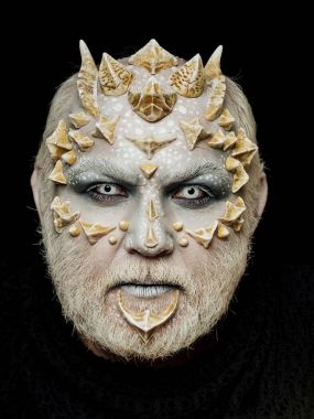 Yabancı veya sürüngen makyaj