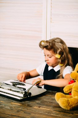 Eğitim ve çocukluk.