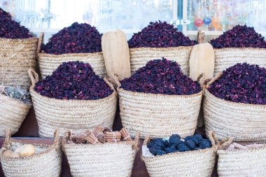 Çeşni ve madde kavramı.