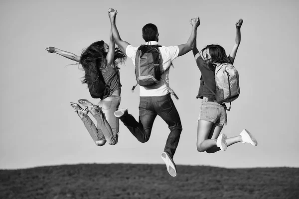 Hombre con chicas — Foto de Stock