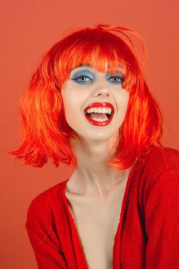 moda model kırmızı dudaklar.