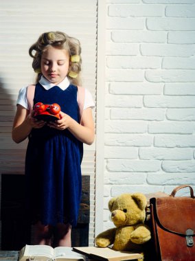 Eğitim ve çocukluk.