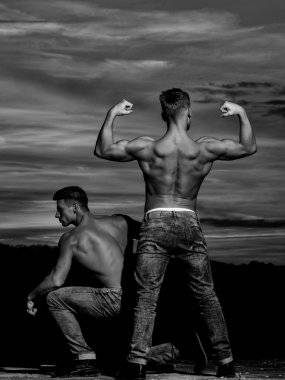 günbatımı açık erkeklerde İkizler