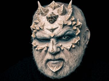 Papatyanın yüz ve Beyaz gözlü canavar