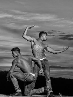 günbatımı açık erkeklerde