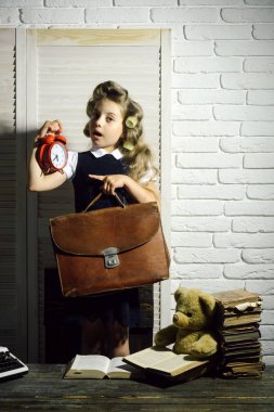 Eğitim ve çocukluk.