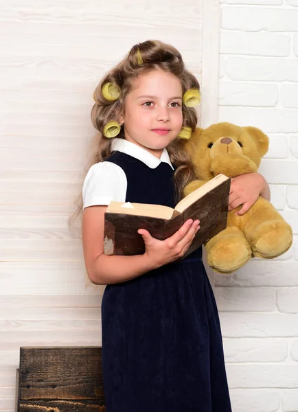 Eğitim ve çocukluk.