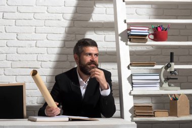 Sınıf öğretmeni ve okul malzemeleri. Eğitim ve eğitim kavramı