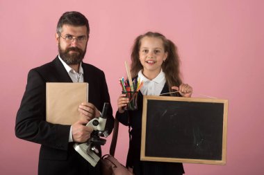 Sınıf ve alternatif eğitim kavramı. Öğretmen ve öğrenci