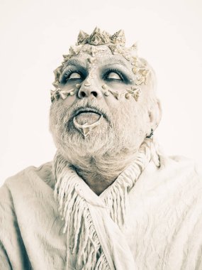 Sihirbaz dragon cilt ile