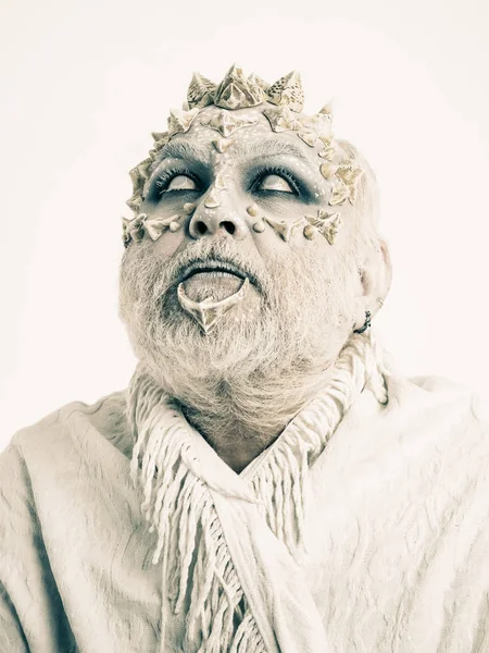 Sihirbaz dragon cilt ile