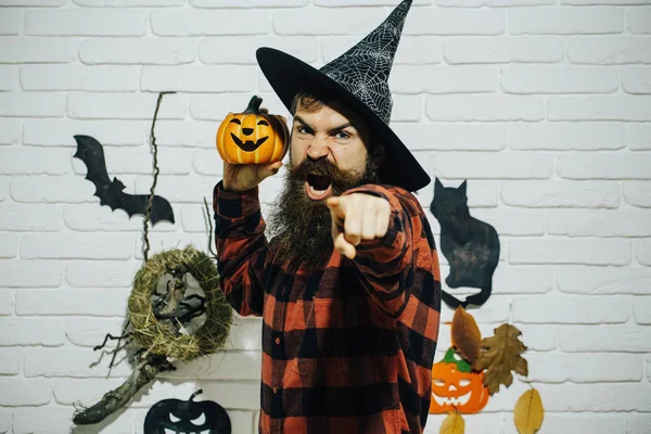 Halloween festeggiamenti simboli sul muro di mattoni grigi — Foto Stock