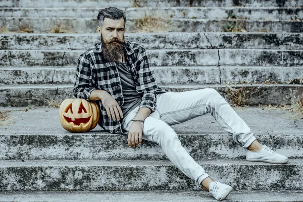 Cadılar Bayramı adam ve kabak açık havada