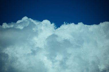 Manzarası ile bulutlu arka plan