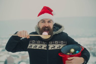 Noel Baba adam yeme xmas topları karlı manzara