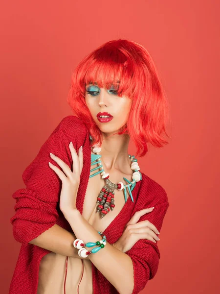 moda model kırmızı dudaklar.