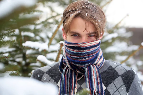 Eşarp ile maço ısınma yüz