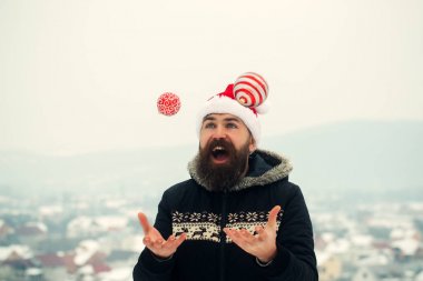 Noel Baba adam karlı manzara Xmas topları hokkabazlık