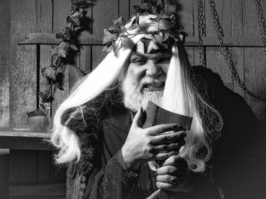 Zeus balta ile